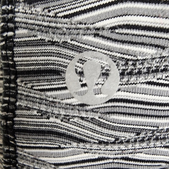 Lululemon Speed Tight II  Textured Wave Black Silver Spoon Size 6 Luxtreme - Picture 9 of 14